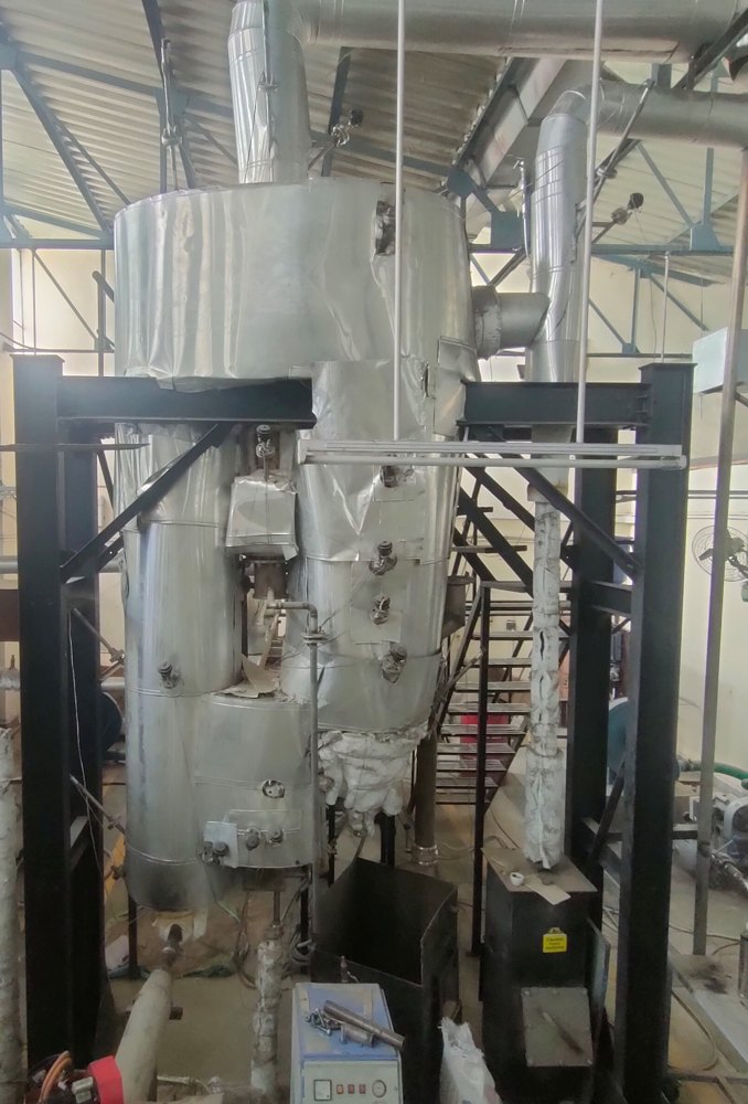 The dual fluidized bed gasifier rig with riser, cyclone and seals inside the lab