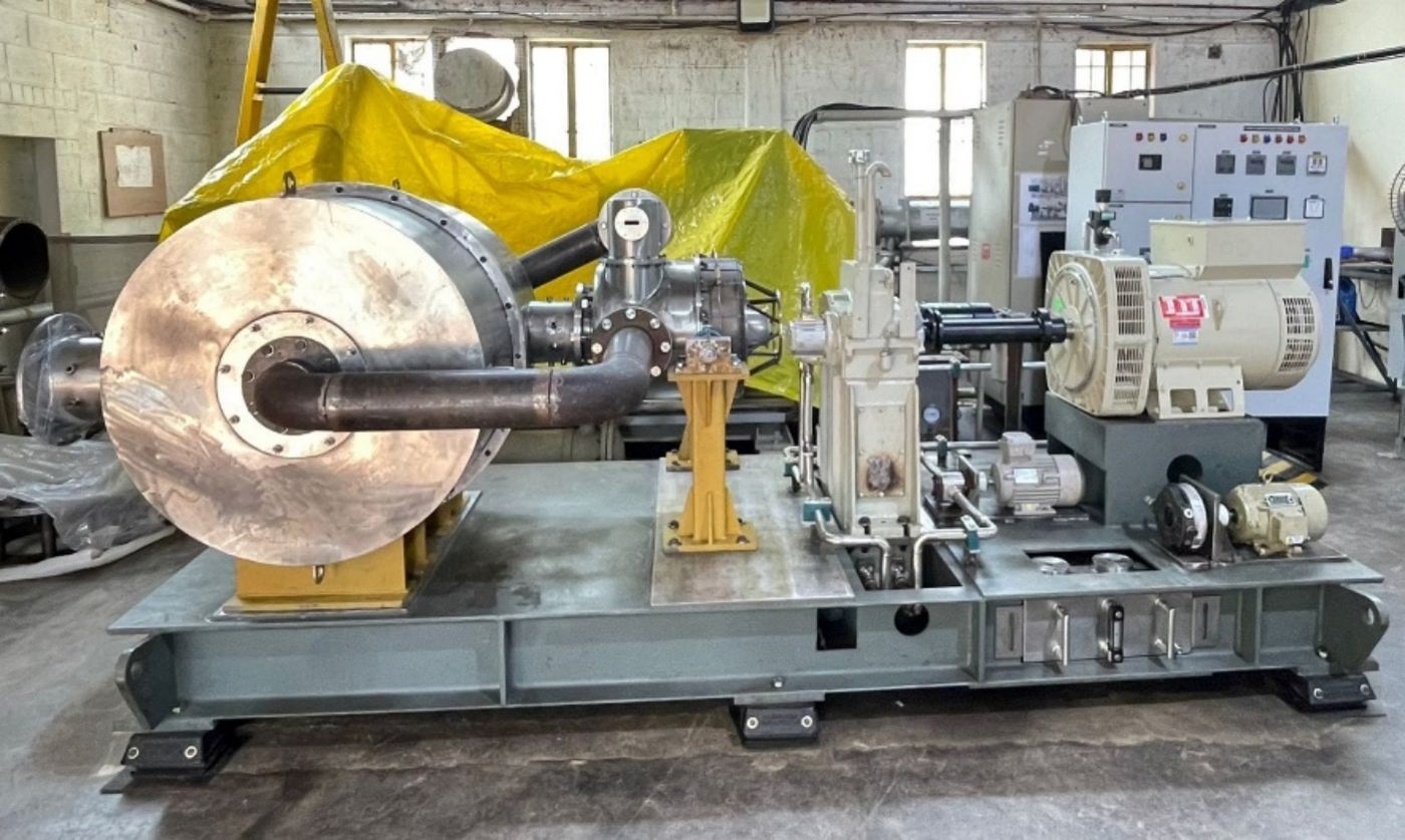 100 kWe recuperated micro gas turbine on its test bed
